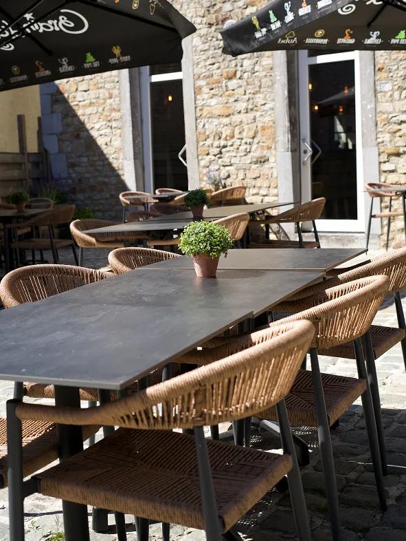 La terrasse extérieure de La Couronne